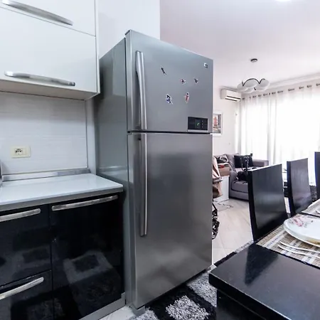 8home * ティラナ