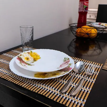 8home * ティラナ