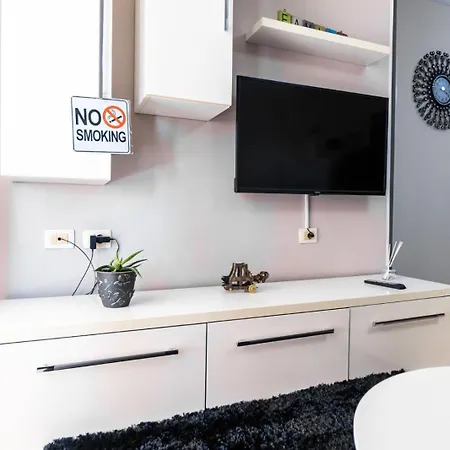 8home Apartament Tirana